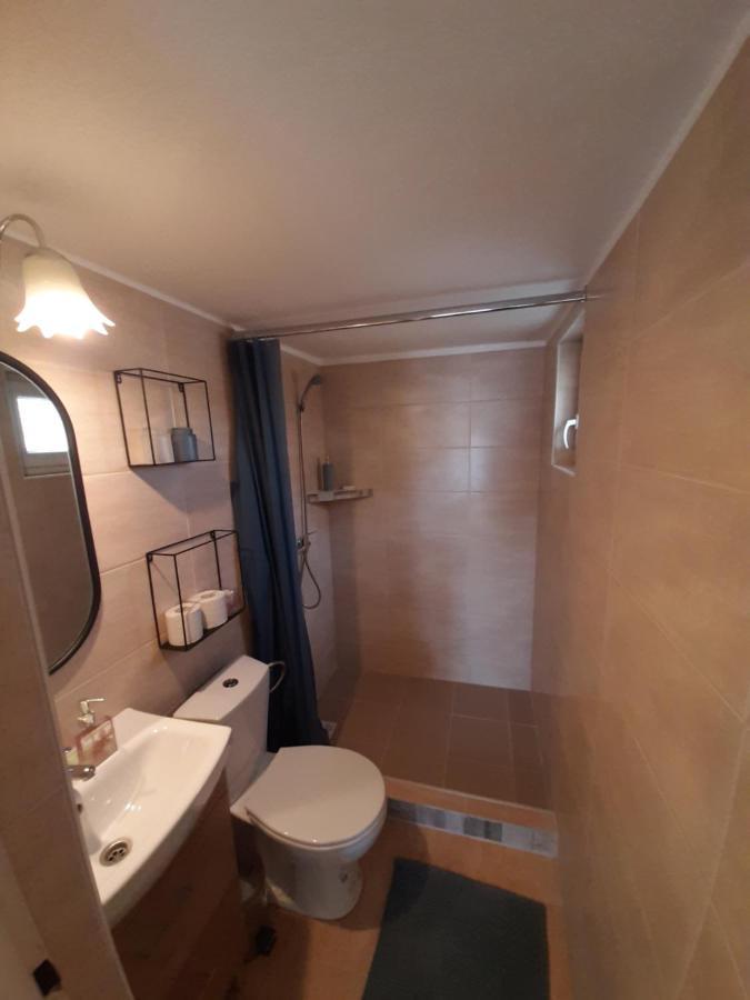 Grapeline Guesthouse Chotin Екстериор снимка