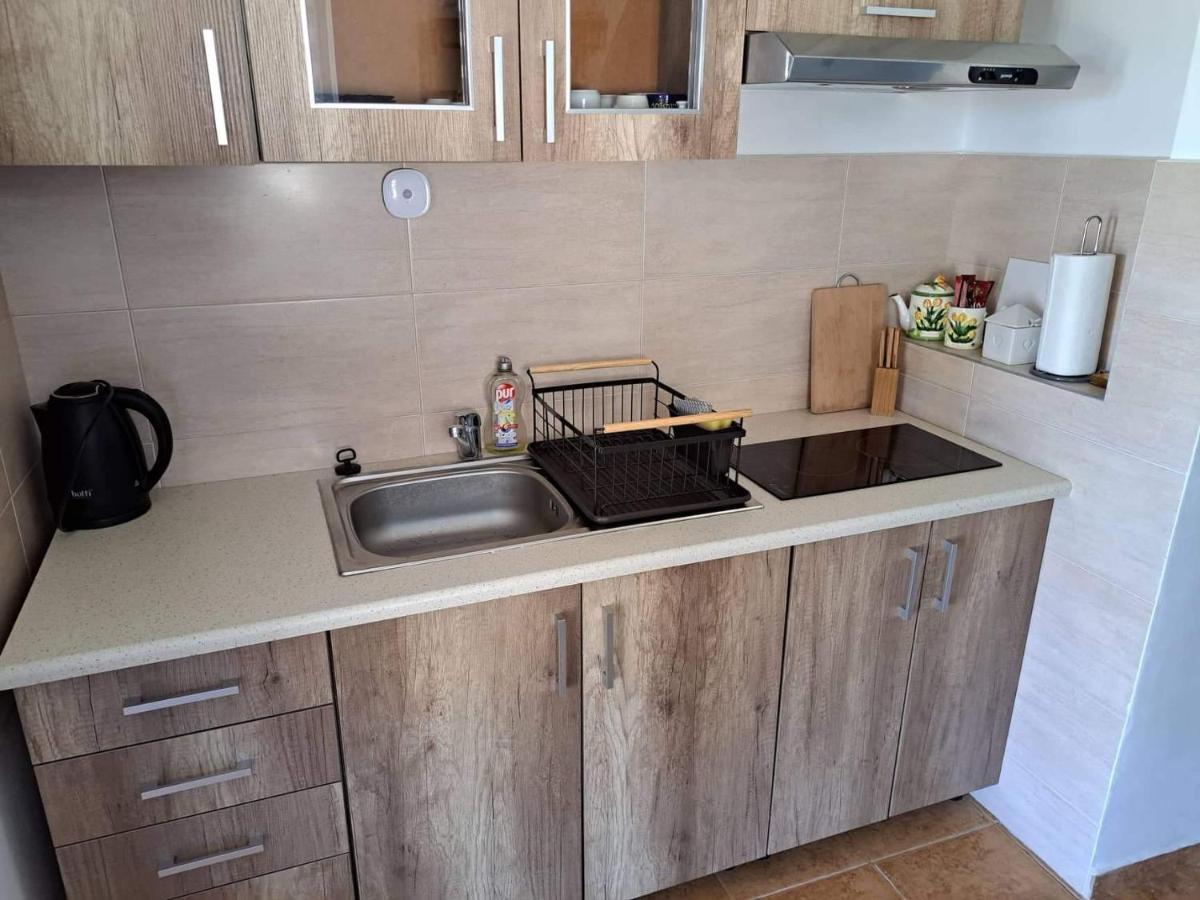 Grapeline Guesthouse Chotin Екстериор снимка