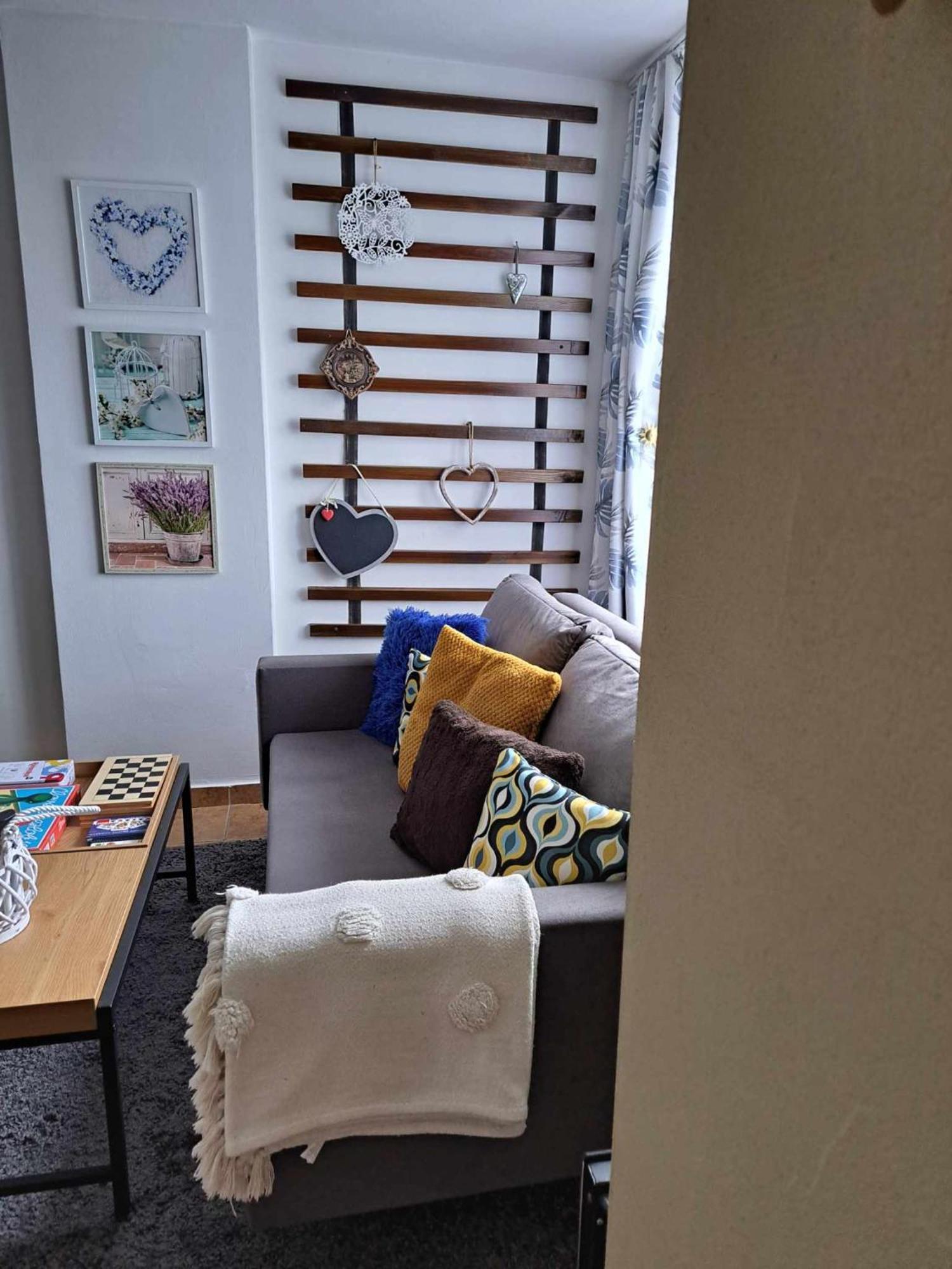 Grapeline Guesthouse Chotin Екстериор снимка